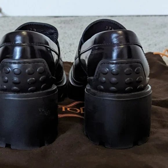 Tod's Women's chunky black loafers - Picture 5 of 8